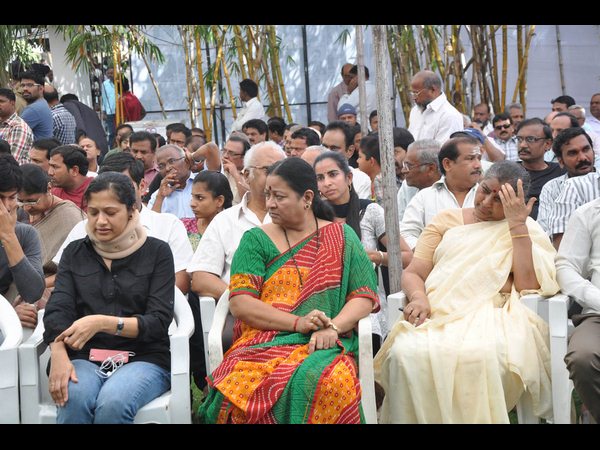 ప్రముఖులు