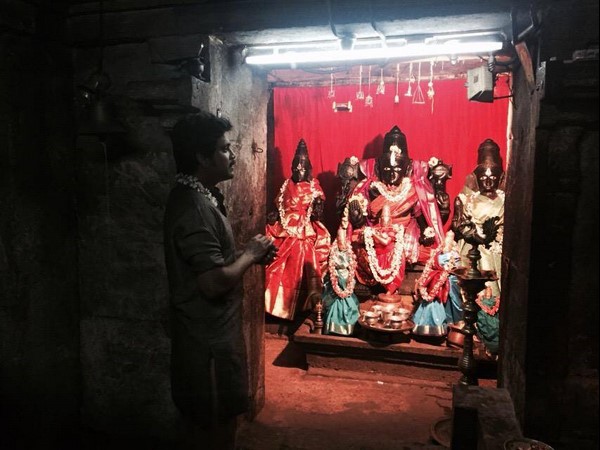 ఎవరెవరు...