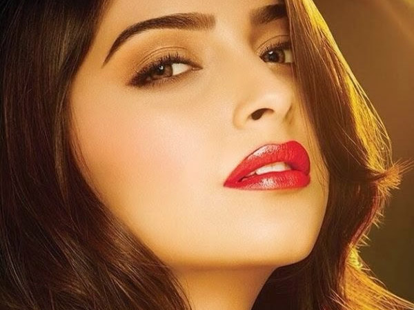 దొండపండు పెదాలు