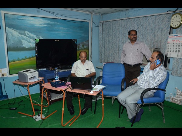 సిబీఐ అధికారులు