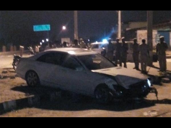 ఉలిక్కిపడింది.