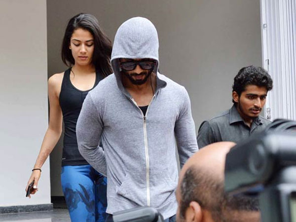 జిమ్ దుస్తుల్లో