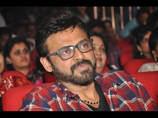  తొలి సీడీని ...