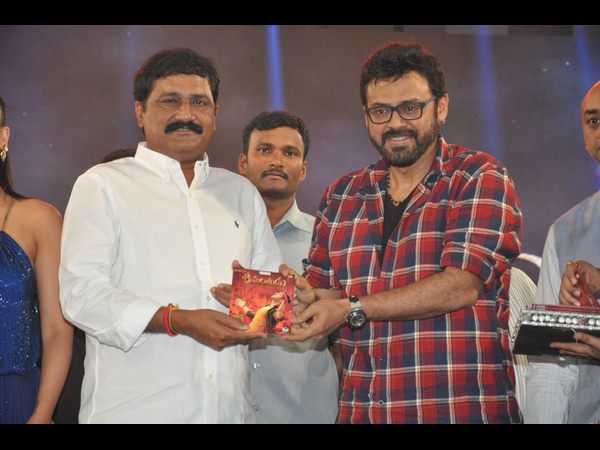 తొలి సీడి స్వీకరణ