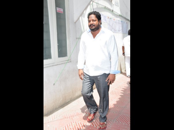 ఆసక్తిని...