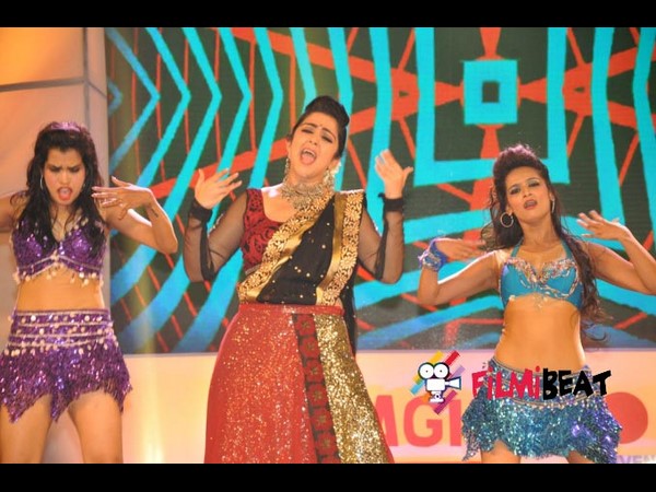 తన హీరోయిన్ తో