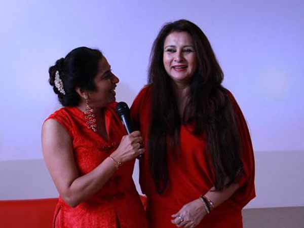 పూనం ధ్రిల్లాన్ తో 