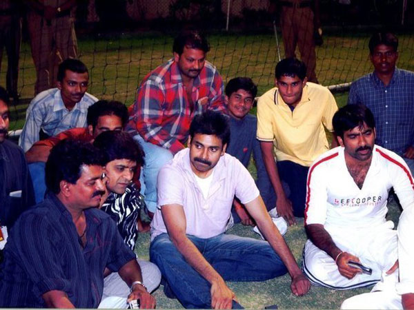 తోటి ఆర్టిస్టులతో