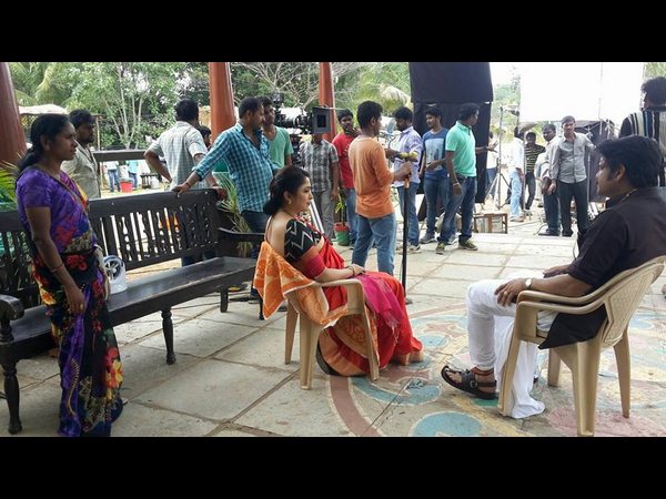 కాళ్ళపై పడ్డారు