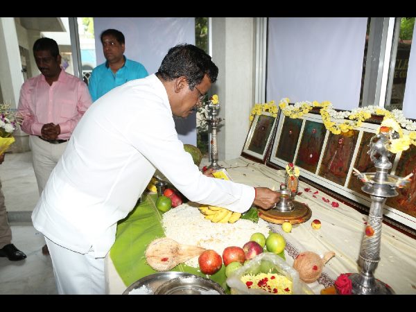 దేముడుగా