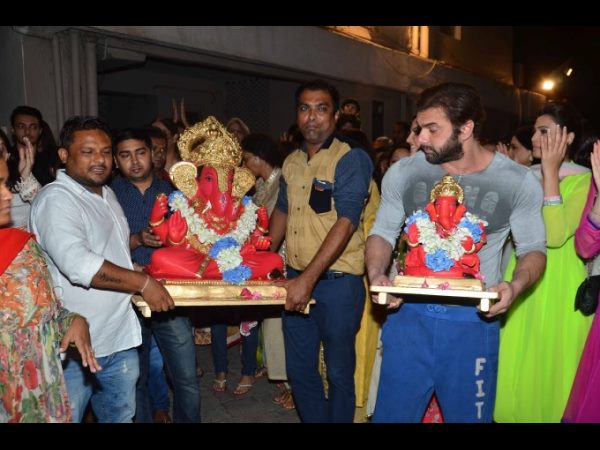 నిమజ్జనానికి తరలిన గణేషుడు