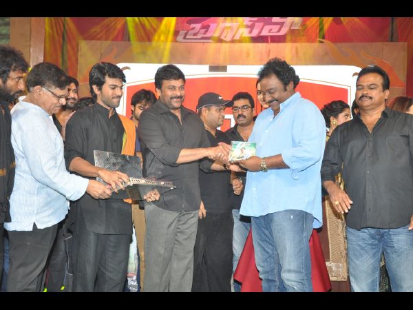 వివి వినాయక్ కు తొలి సీడీ