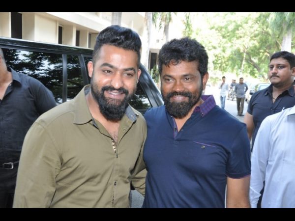 దర్శకుడు