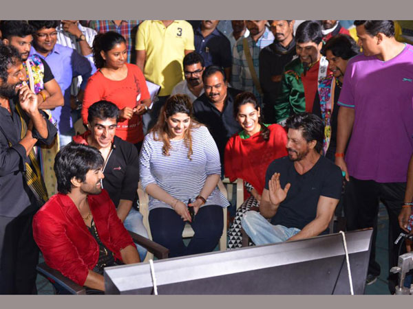 Shahrukh khan‬ visits Brucelee-The Fighter‬ sets