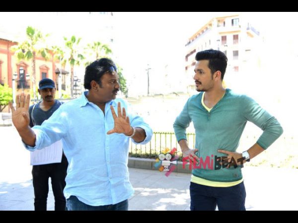 Akhil goes on vacation Akhil goes on vacation