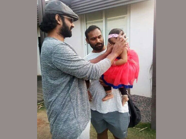 Prabhas is back to his'Baahubali' look