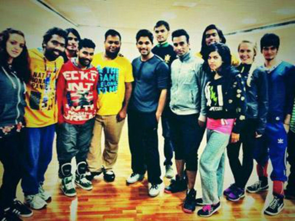  Allu Arjun debuts as singer