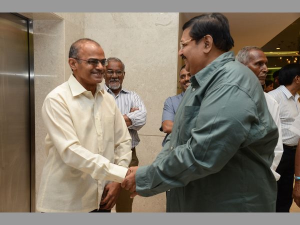 సీనియర్ డైరెక్టర్ కే.వాసు కుమార్తె దీప్తి వివాహం 