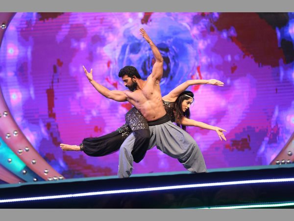 అలా అనుకోగానే ..