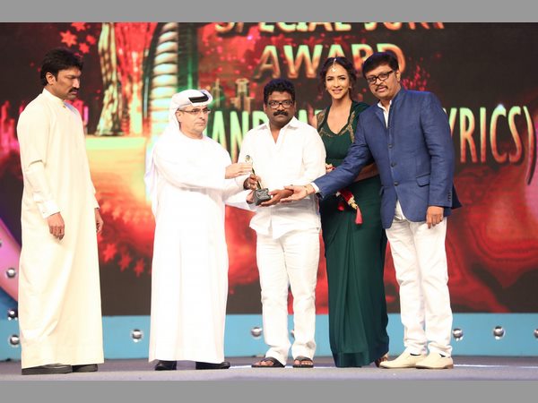 గామా అవార్డ్ 2015 విజేతలు వీళ్ళే :