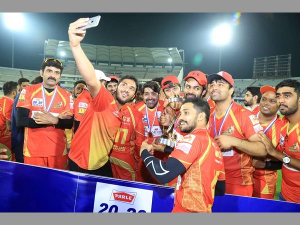 విక్టరీ సెల్ఫీ