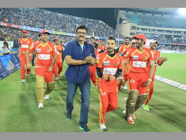 స్టేడియంలో...