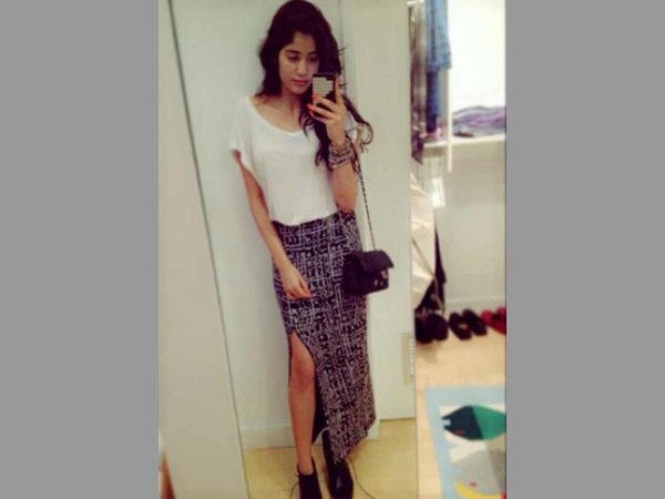 కథలు వింటోంది