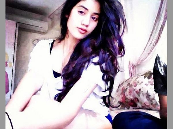 లవ్ స్టోరీతో 