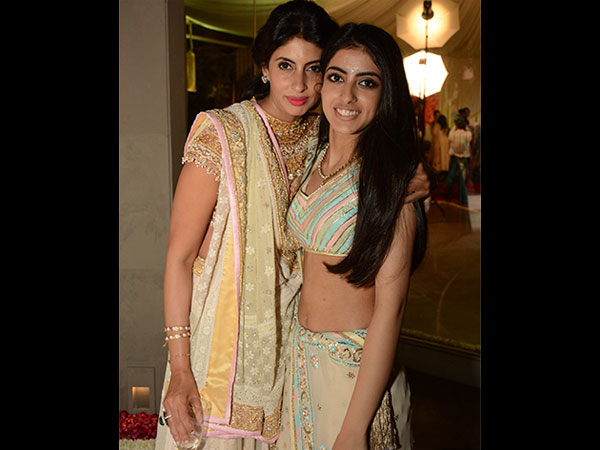 ట్రెడిషనల్ లుక్