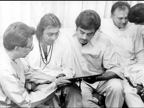 బాలీవుడ్ మద్దతు..