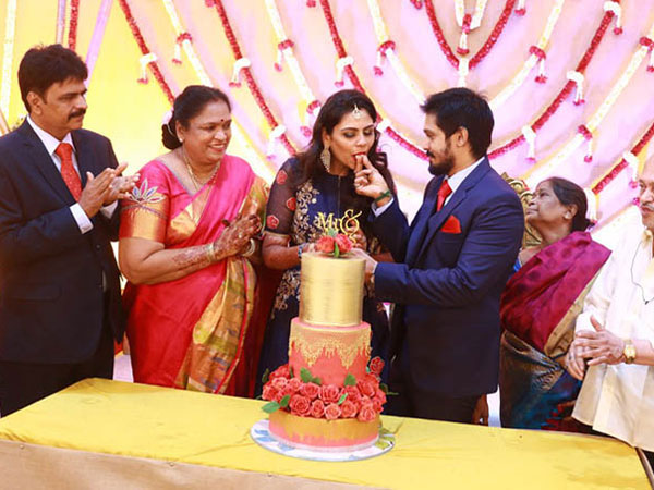 గ్రాండ్ గా...