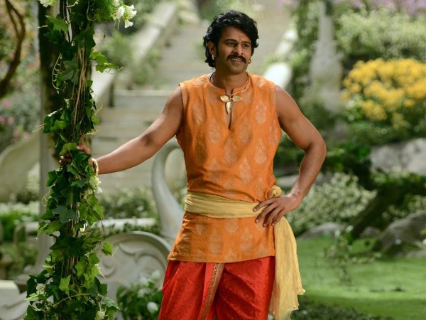 బాహుబలి సెట్స్ లో...