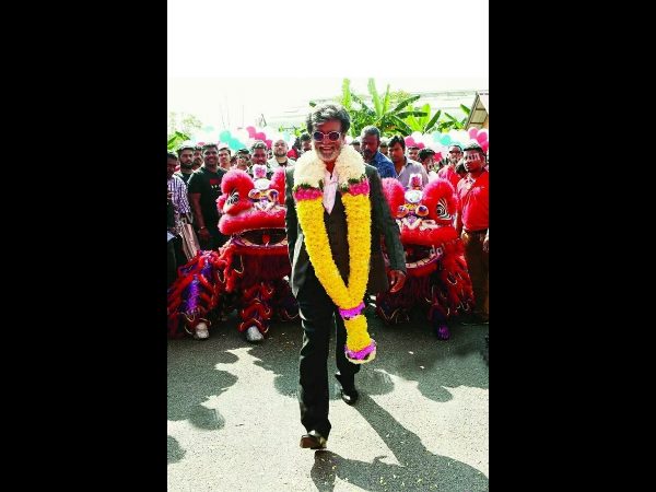 రియలిస్టిక్ ఎప్రోచ్