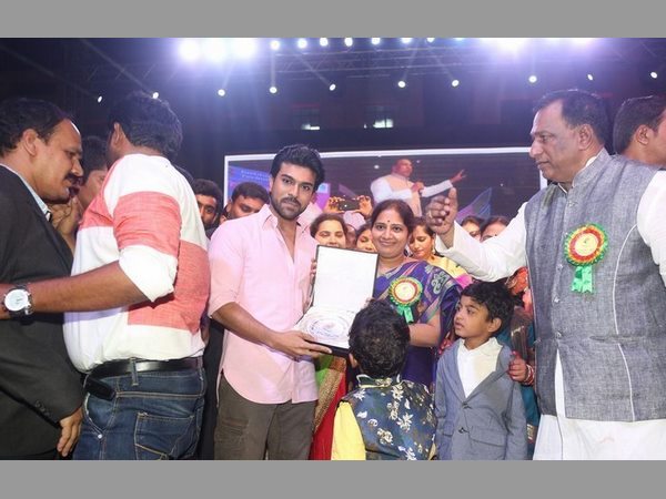 స్టూడెంట్స్ తో