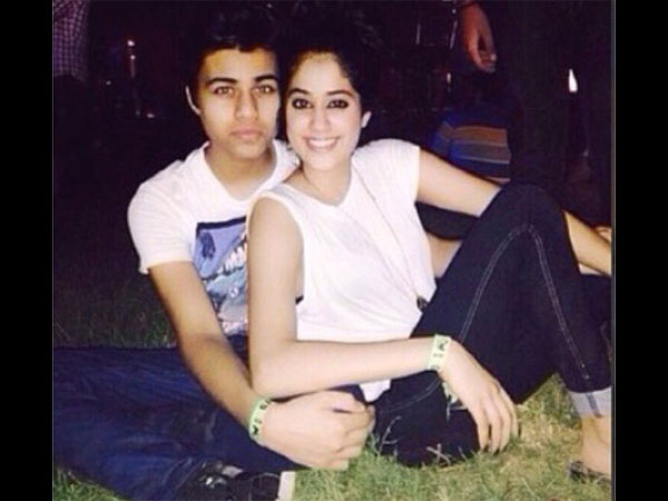 ఇద్దరూ కలిసి..