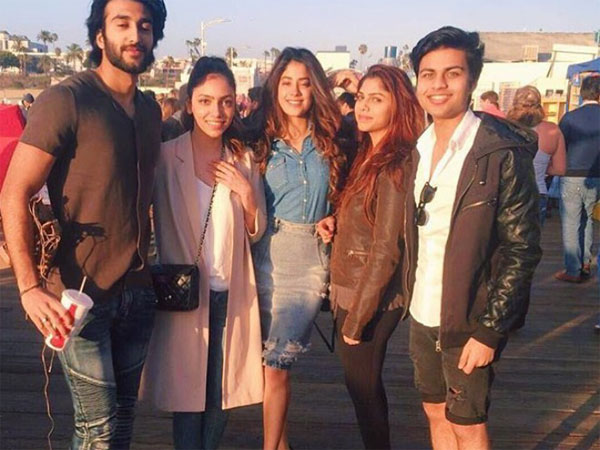 ఫ్రెండ్స్ అంతా కలిసి...