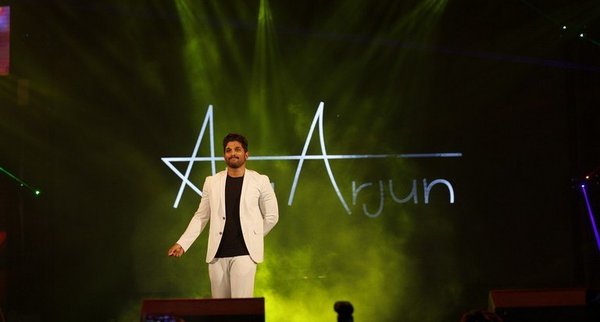 వెనక ఉన్నానని...