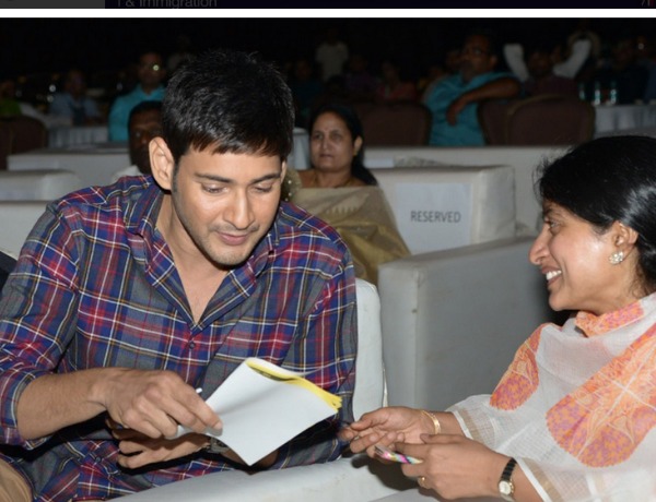 పాపులర్ పాటల రచయిత..