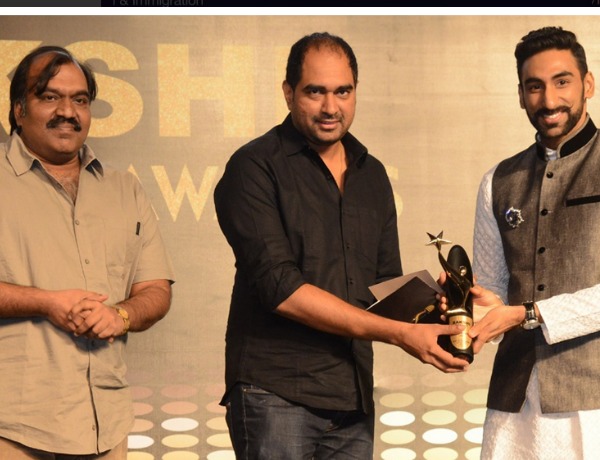 చేతుల మీదుగా