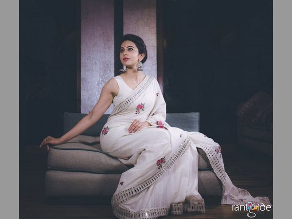 అవకాశాలు వాలిపోలేదు!