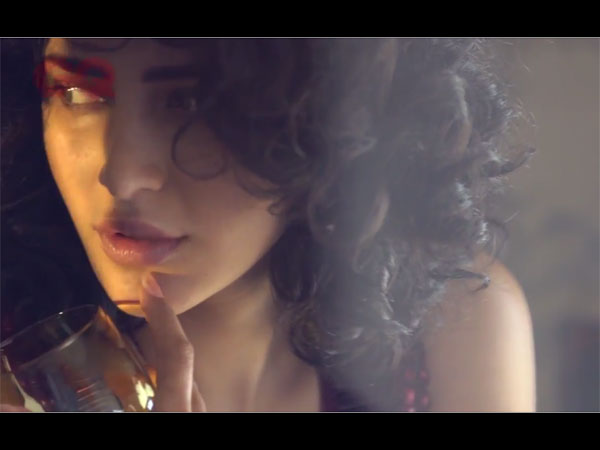 సంతోషంగా