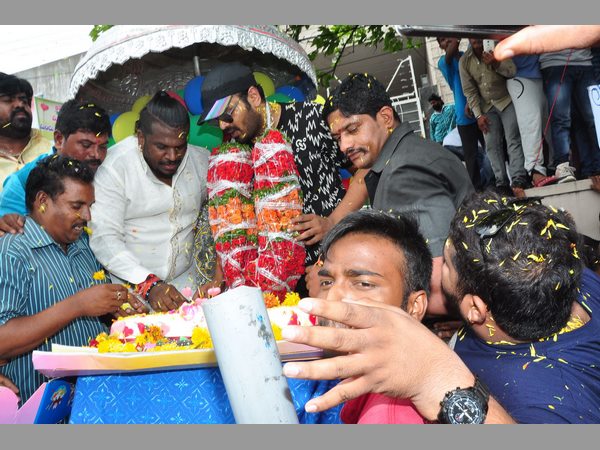 కేక్ కటింగ్