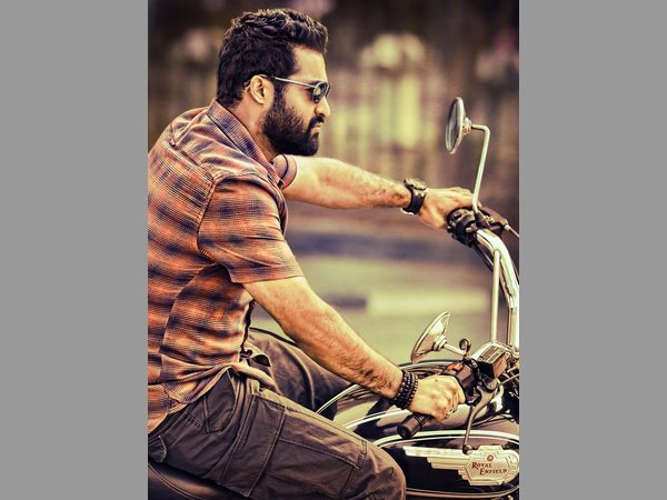 తెరవెనుక