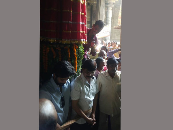 100 కోట్లపైగా గ్రాస్