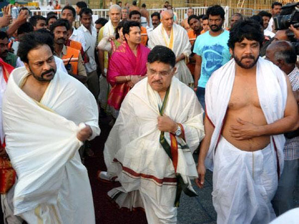 తిరుమలేశున్ని సేవించుకున్న ప్రముఖులు