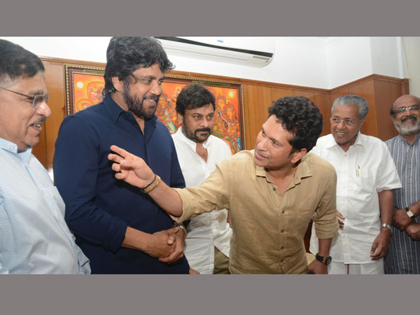 తిరుమలేశున్ని సేవించుకున్న ప్రముఖులు 