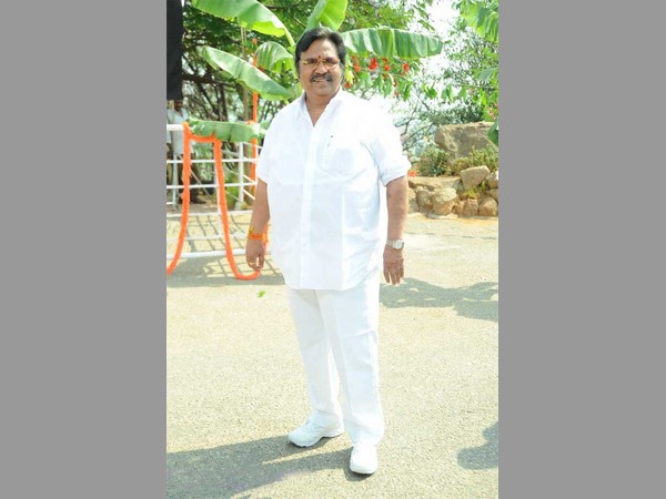 మళ్ళీ దగ్గరగా ఆ ఇద్దరూ : చిరు దాసరిలని కలిపిందెవరు? మరి పవన్ సంగతేంటి.. ? (ఫొటో స్టోరీ) 