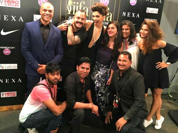 టీంతో కలిసి