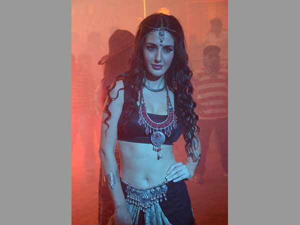 న‌టీన‌టులు.. 