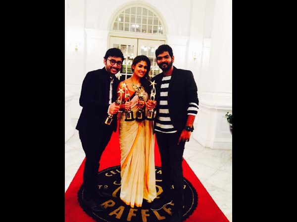 అవార్డుతో.. 